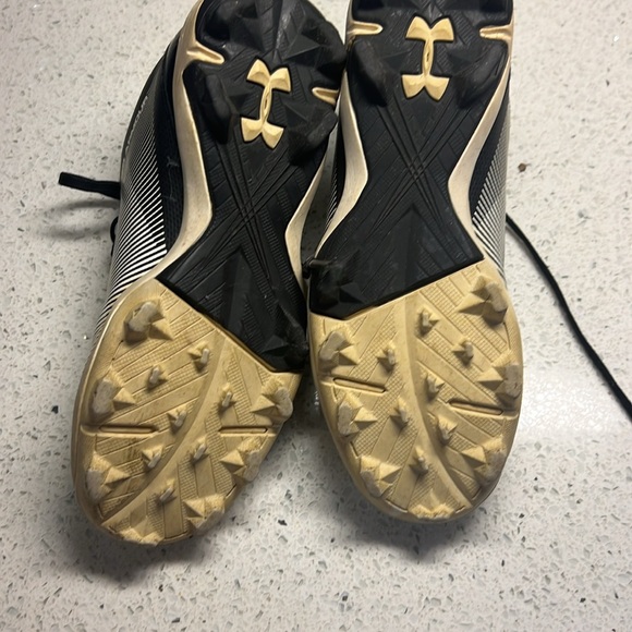Under armor softball cleats - Picture 4 of 5